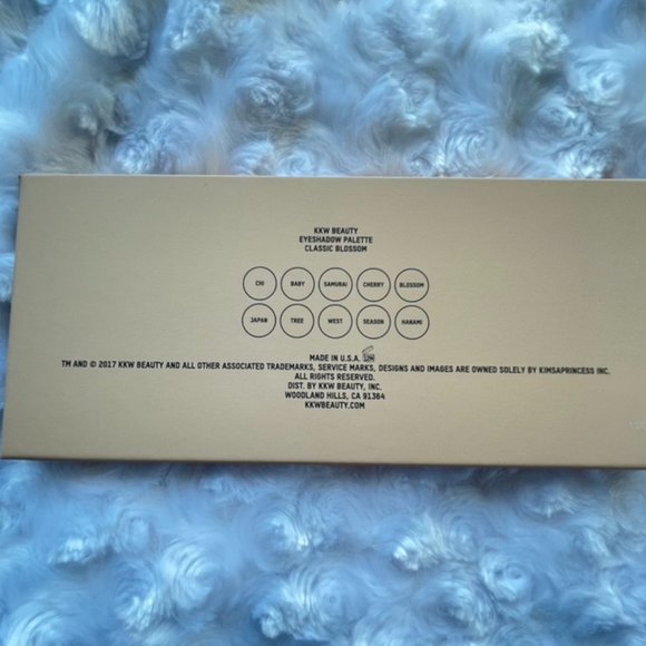 KKW Beauty Classic Blossom Palette - Picture 3 of 5